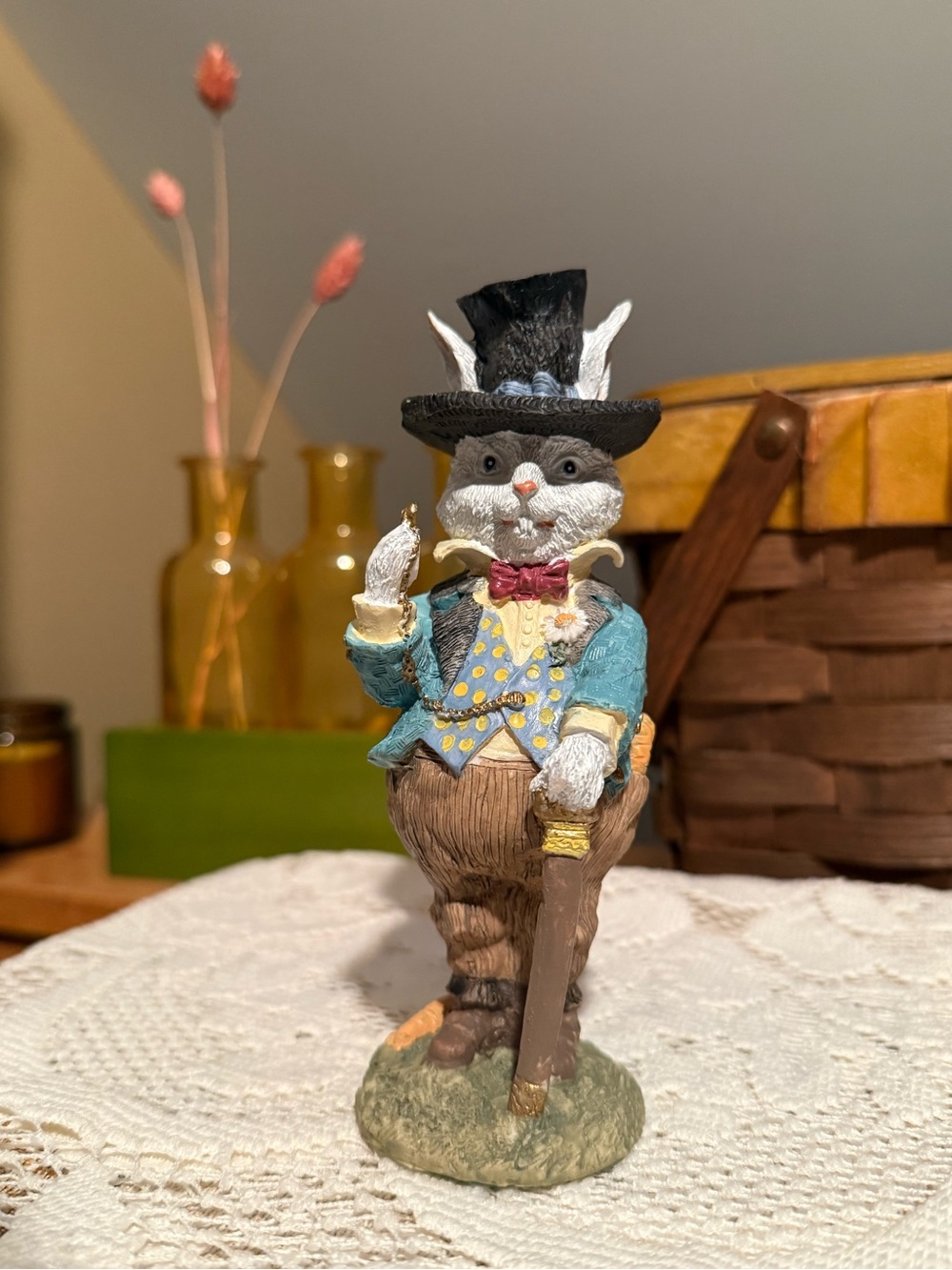 Vintage 1993 Victorian Bunny Edward Carrots Figurine Model VA01